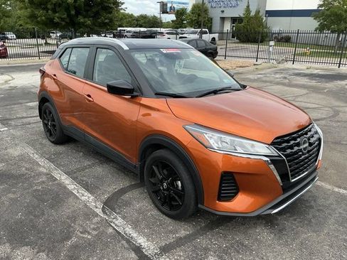 Used 2022 Nissan Kicks SV w/ Interior Electronics Package FWD image 4