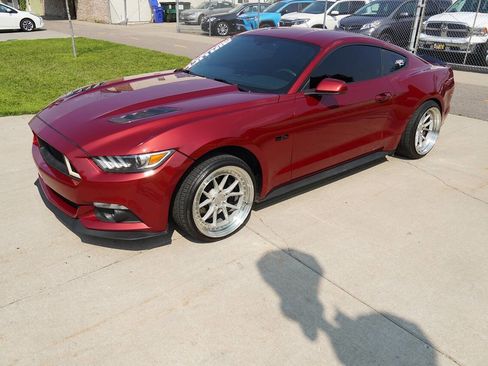 Used 2017 Ford Mustang GT w/ GT Performance Package image 9