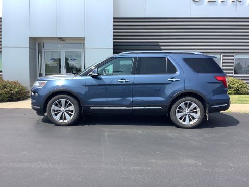 Used 2018 Ford Explorer Limited AWD/4WD image 2