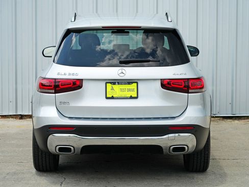 Used 2021 Mercedes-Benz GLB 250 4MATIC w/ Premium Package image 50