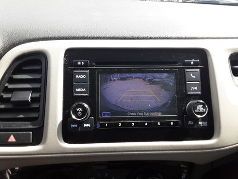 Used 2021 Honda HR-V LX image 19