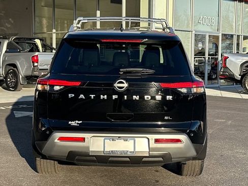 Used 2024 Nissan Pathfinder SL w/ SL Premium Package image 4