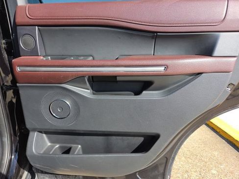 Used 2024 Ford Expedition Limited RWD image 19