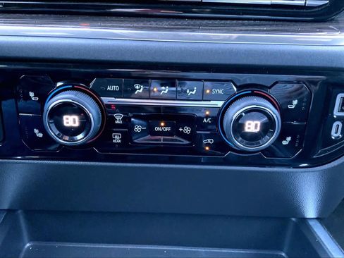 Used 2024 Chevrolet Silverado 1500 LT Trail Boss w/ Convenience Package II image 33