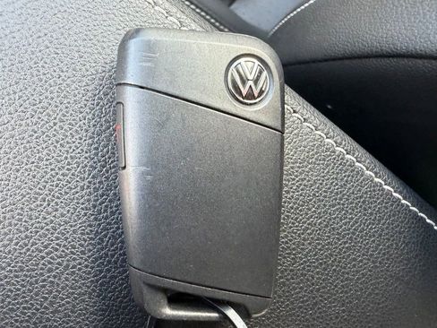 Used 2023 Volkswagen Tiguan SE w/ Panoramic Sunroof Package AWD/4WD image 30