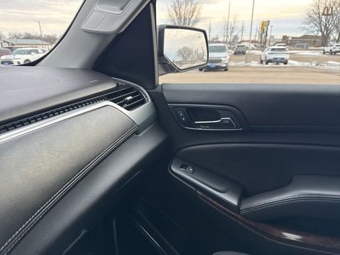 Used 2017 Chevrolet Suburban LT w/ Luxury Package image 13