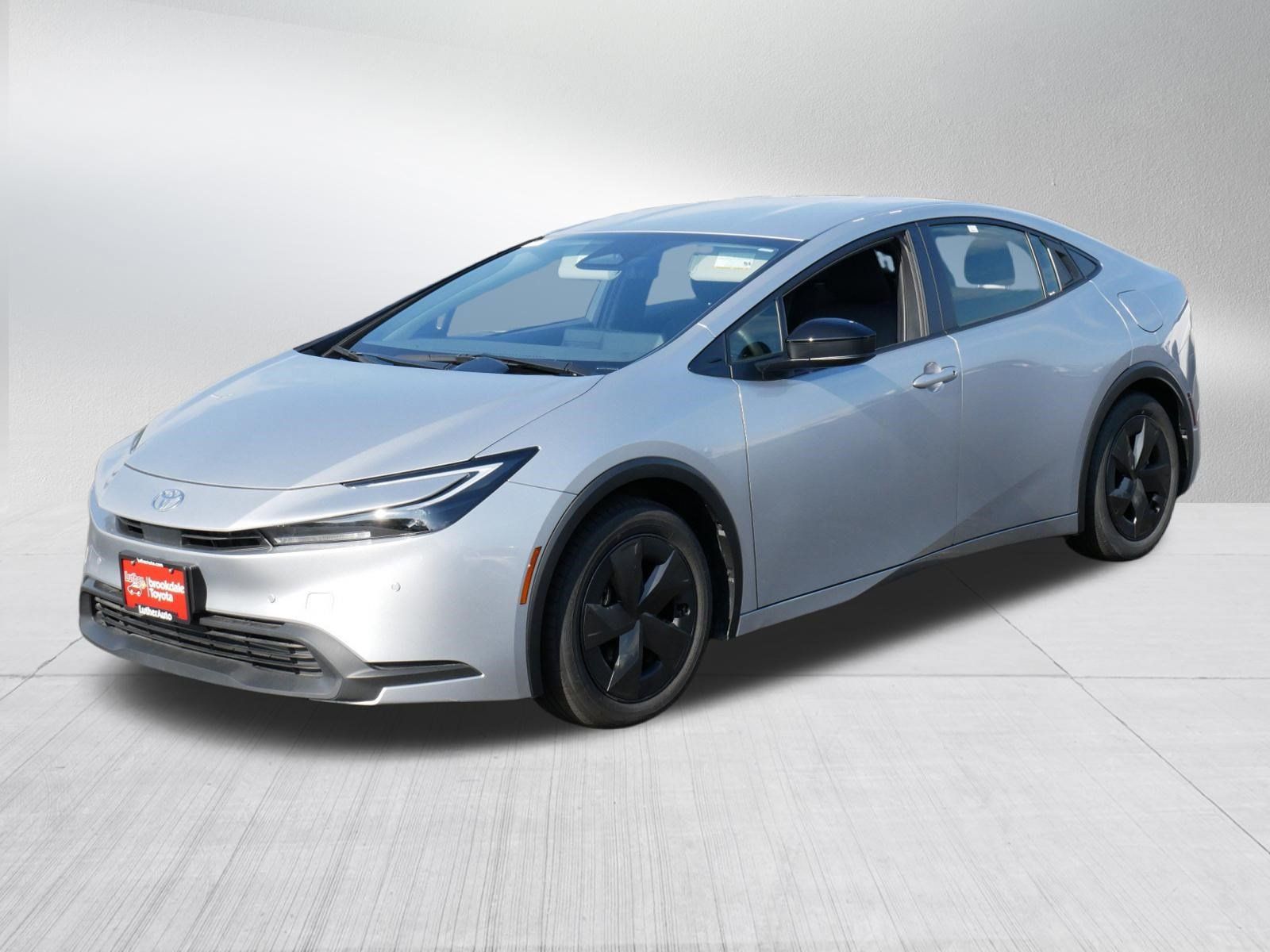 Certified 2025 Toyota Prius LE FWD image 3