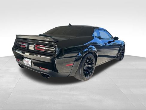 Used 2015 Dodge Challenger SRT Hellcat image 3