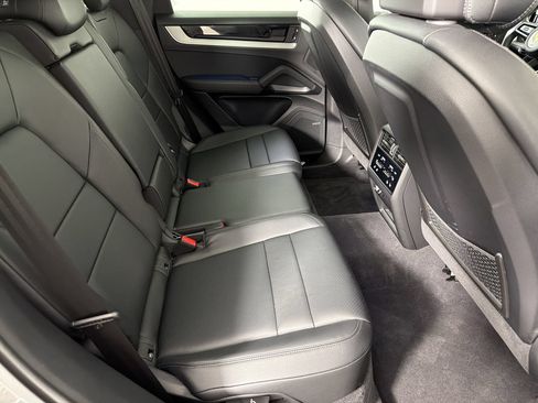 Certified 2024 Porsche Cayenne AWD/4WD image 29