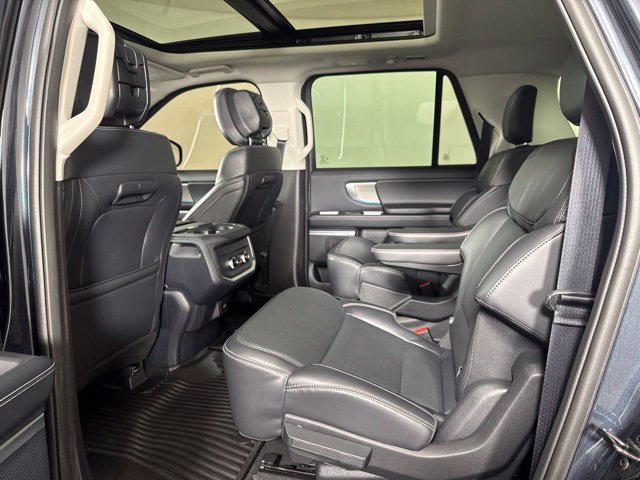 Used 2026 Ford Expedition Max Platinum AWD/4WD image 12