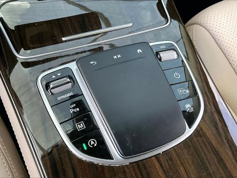 Used 2020 Mercedes-Benz GLC 300 4MATIC image 15