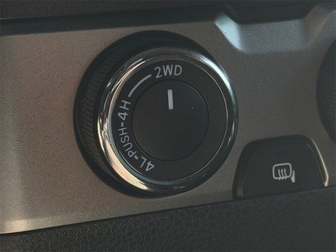 Used 2018 Toyota Tacoma SR5 image 26