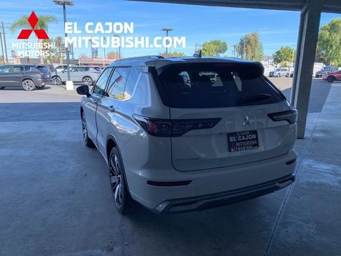 New 2026 Mitsubishi Outlander SEL image 5