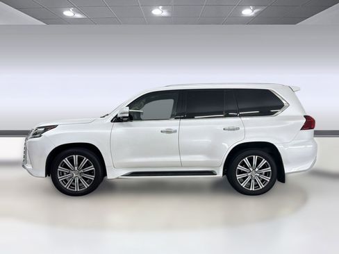 Used 2019 Lexus LX 570 4WD w/ Luxury Package image 2