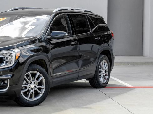 Used 2023 GMC Terrain SLT AWD/4WD image 8