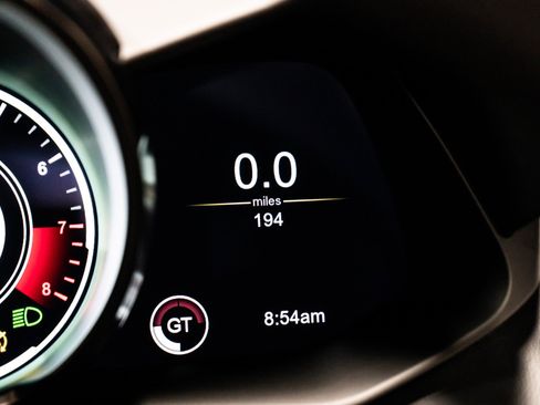 Used 2023 Aston Martin DBS Volante image 13