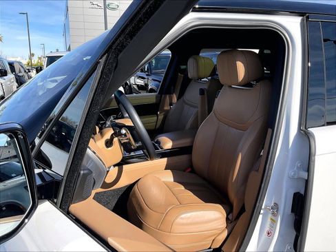 Used 2023 Land Rover Range Rover Long Wheelbase SE image 27