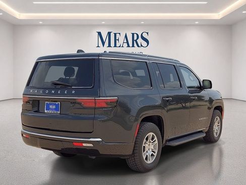 Used 2023 Jeep Wagoneer 2WD image 5