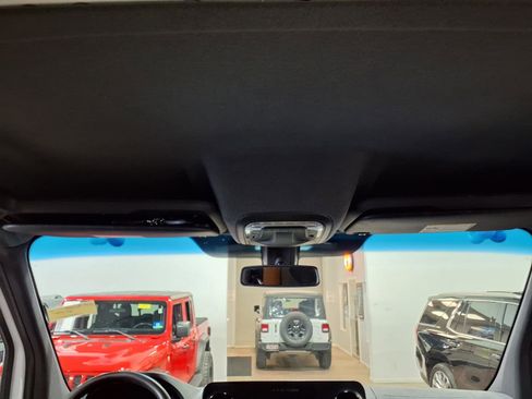 Used 2019 Mercedes-Benz Sprinter 2500 image 14