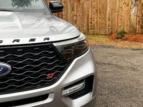 Used 2020 Ford Explorer ST w/ Premium Technology Package image 40