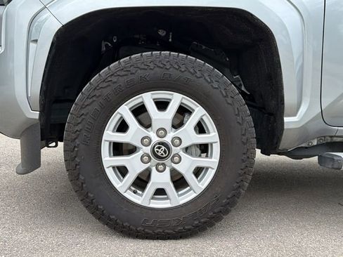 Certified 2025 Toyota Tacoma SR5 AWD/4WD image 12