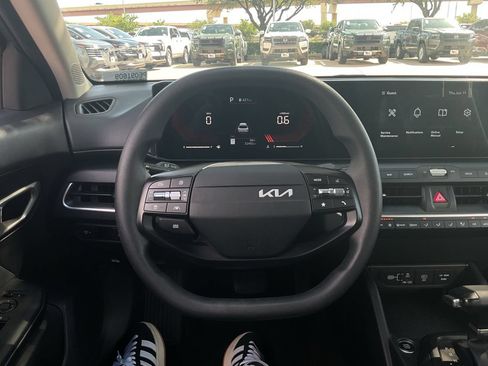 Used 2025 Kia K4 FWD image 26
