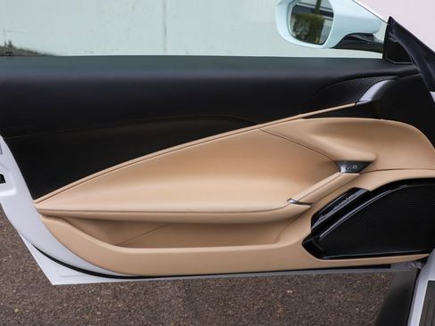 Certified 2023 Ferrari Roma image 9