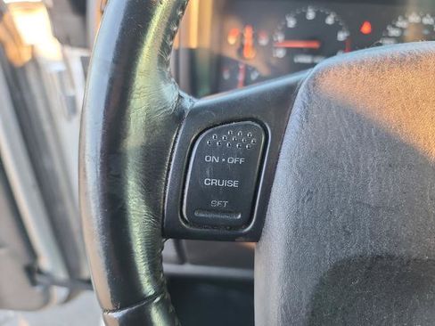 Used 2004 Jeep Wrangler 4WD image 26