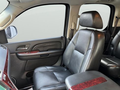 Used 2008 Cadillac Escalade AWD image 13