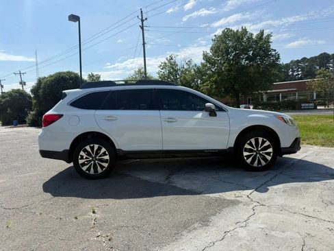 Used 2017 Subaru Outback 2.5i Limited w/ Popular Package #5 AWD/4WD image 4