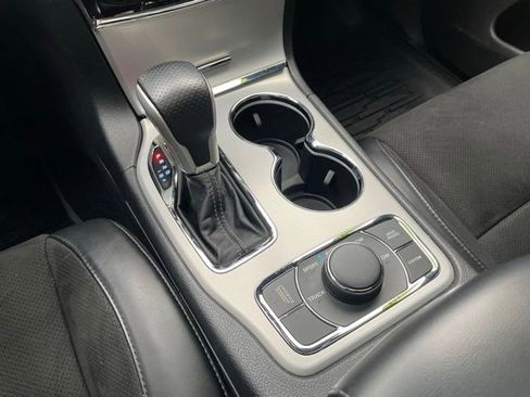 Used 2019 Jeep Grand Cherokee SRT image 10