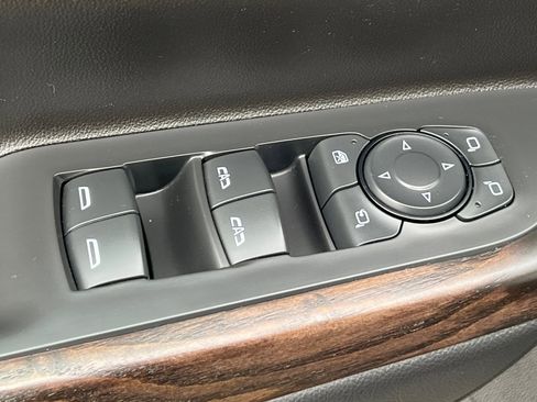 Used 2021 GMC Acadia Denali w/ Denali Ultimate Package image 11