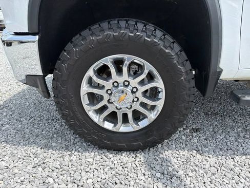 Used 2022 Chevrolet Silverado 2500 LTZ w/ LTZ Convenience Package AWD/4WD image 7