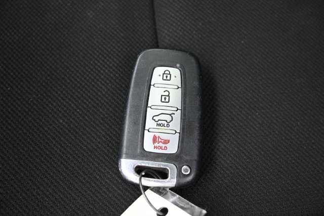 Used 2017 Hyundai Veloster Value Edition FWD image 26
