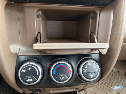 Used 2004 Honda CR-V LX image 40