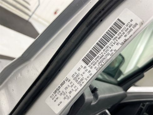 Used 2010 Jeep Liberty Limited image 27