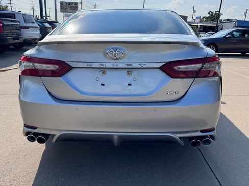 Used 2018 Toyota Camry XSE image 8