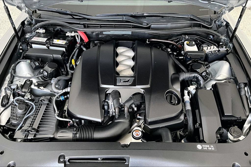 Used 2025 Lexus IS 500 w/ Accessory Package 2 RWD image 11