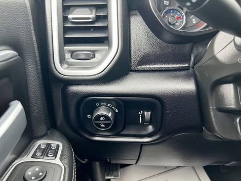 Used 2024 RAM 2500 Big Horn AWD/4WD image 30