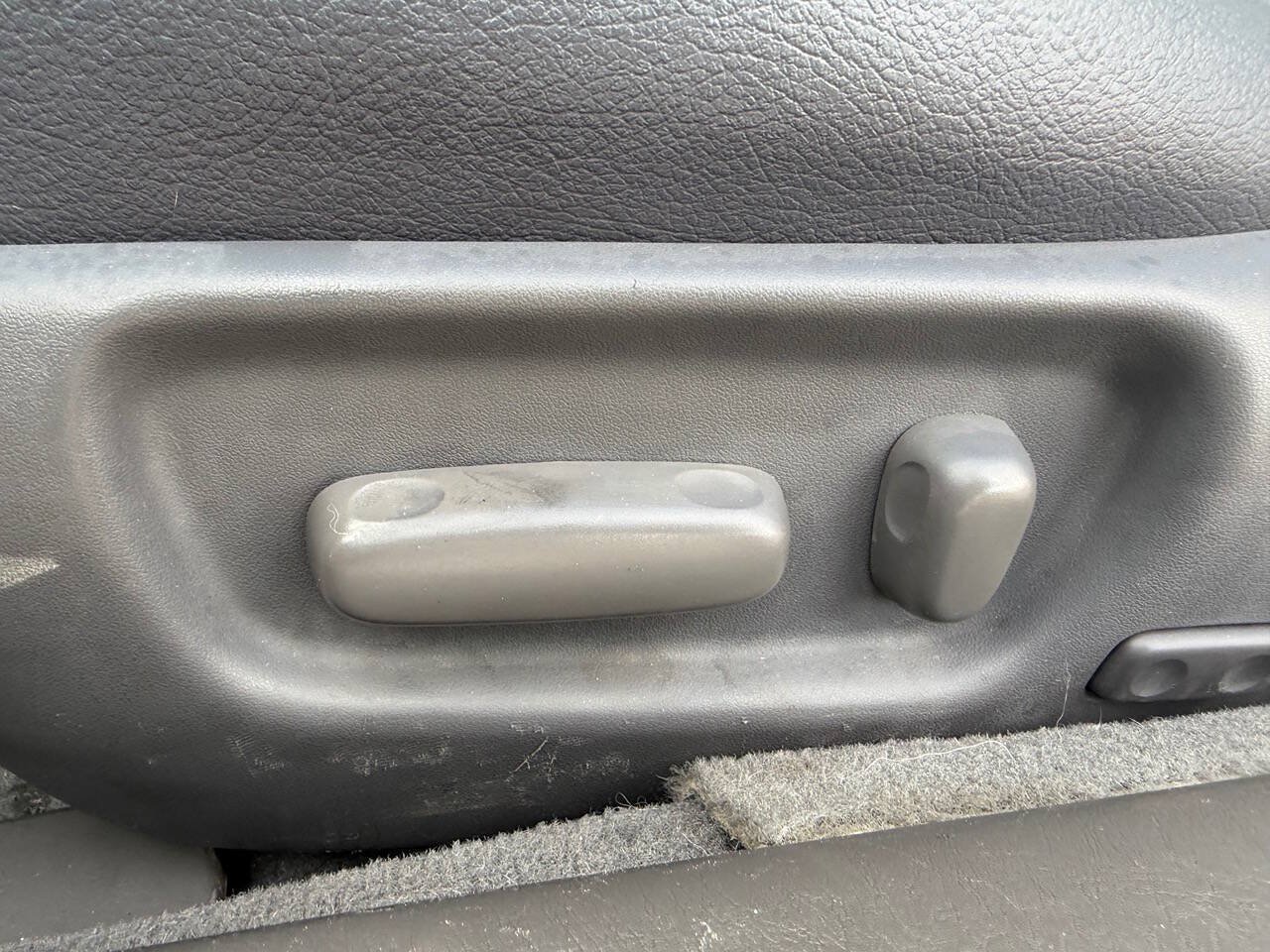 Used 2008 Toyota Solara SLE FWD image 15
