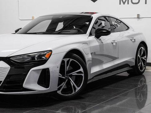 Used 2024 Audi e-tron GT Prestige image 10