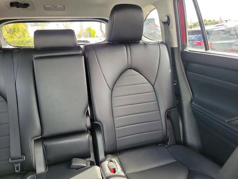 Used 2022 Toyota Highlander XLE image 22