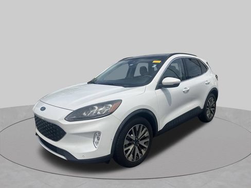 Certified 2020 Ford Escape Titanium w/ Titanium Premium Package 2.0 AWD/4WD image 6