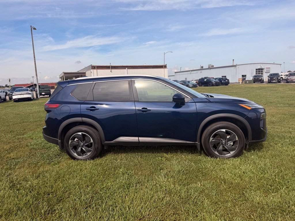 Certified 2026 Nissan Rogue SV w/ SV Premium Package AWD/4WD image 4