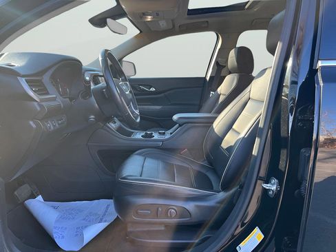 Used 2022 GMC Acadia Denali w/ Denali Ultimate Package image 17