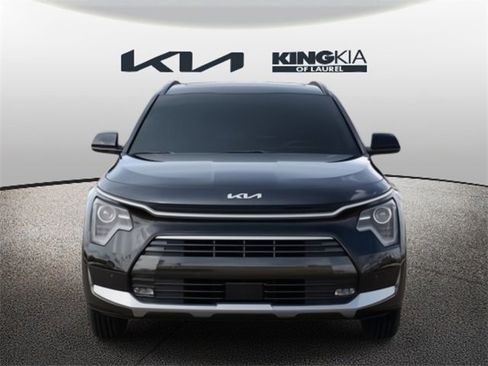 New 2025 Kia Niro SX image 2