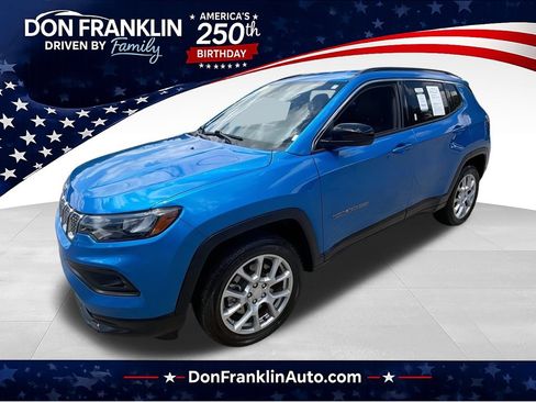 Used 2023 Jeep Compass Latitude AWD/4WD image 1