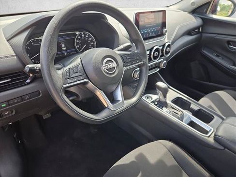 Used 2025 Nissan Sentra SV FWD image 10