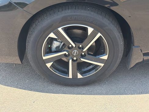 Used 2025 Nissan Sentra SV w/ All-Weather Package FWD image 11