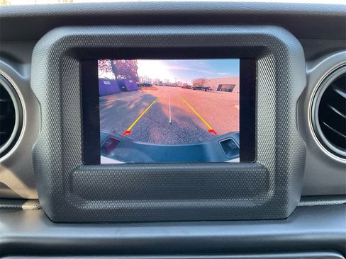 Used 2022 Jeep Gladiator Willys image 21